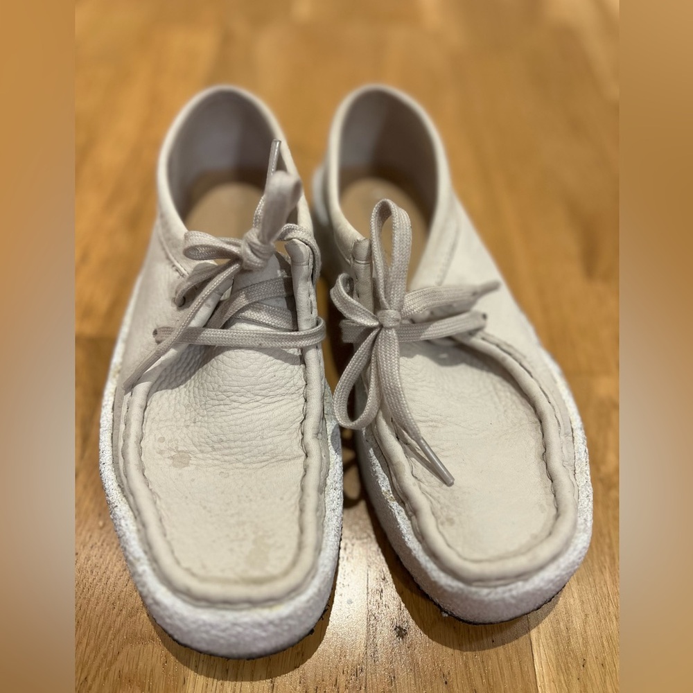 Clark’s wallabees Cream Lace-Up Shoes